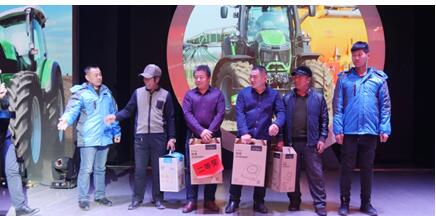 说明: i:\2017年黑龙江西部市场\黑西市场宣传视频及市场宣传事宜\黑西市场宣传推介会事宜\黑河远大推介会照片\给张金平照片\照片底片\p1610815.jpg